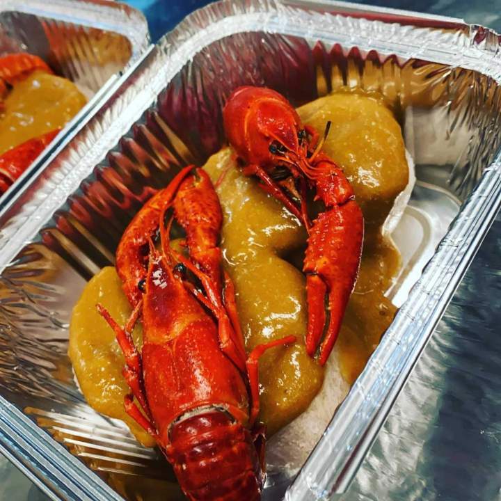 Repas à base de fruits de mer Sayat